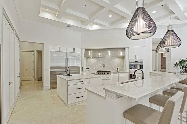 10372 Kensington Shore Dr