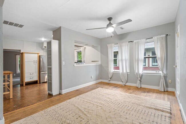 Photo - 2422SE / 2424SE Unit 2424