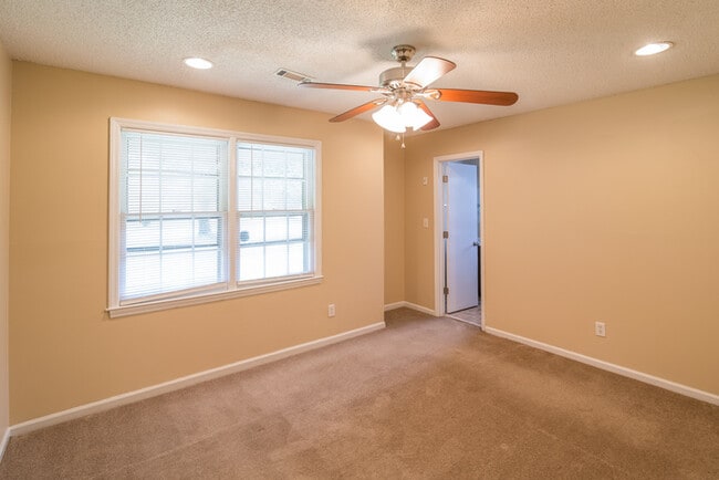 Photo - 306 Gippy Dr