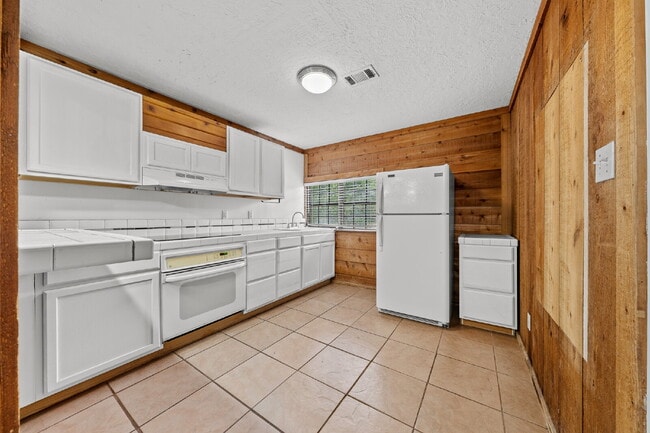 Photo - 301 Tatum Rd