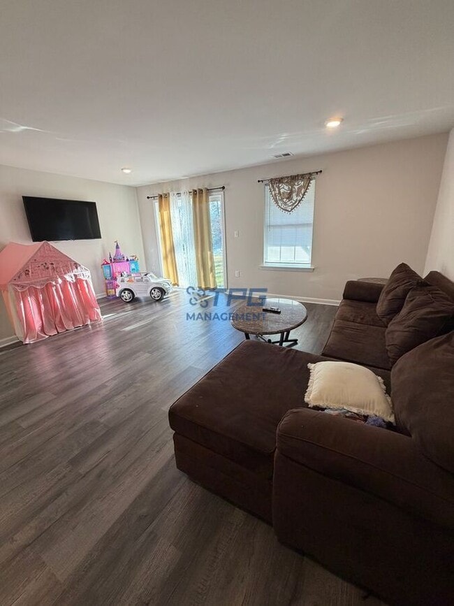 Photo - 55 Melanie Wy