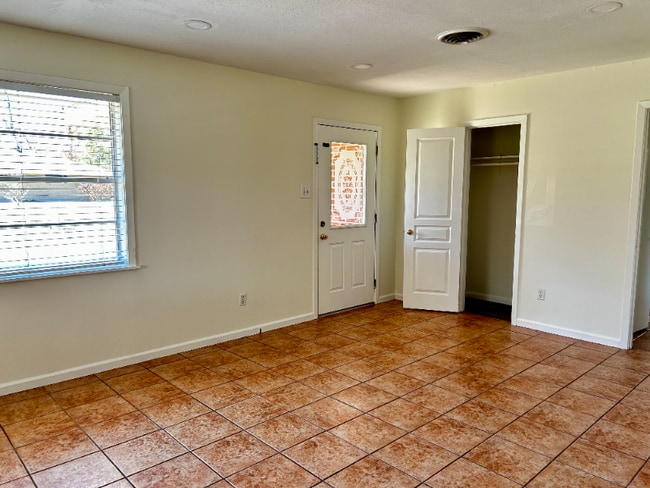 Photo - 120 Nolen St