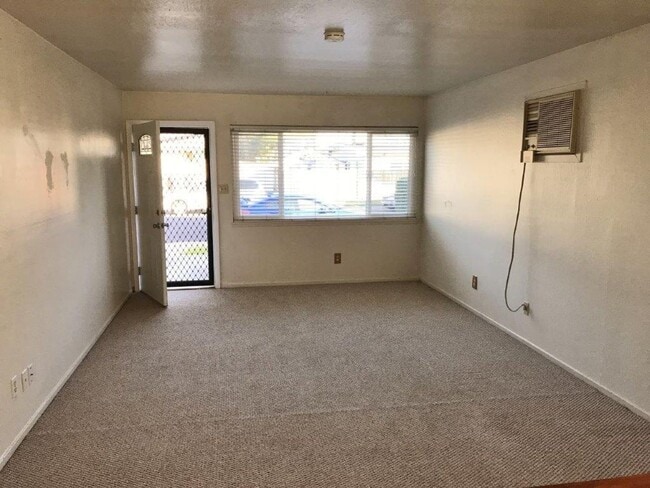 Photo - 3 Bedroom 1 Bath w/ 1 Car Garage and Yard - North Vacaville *STAR RENTALS
