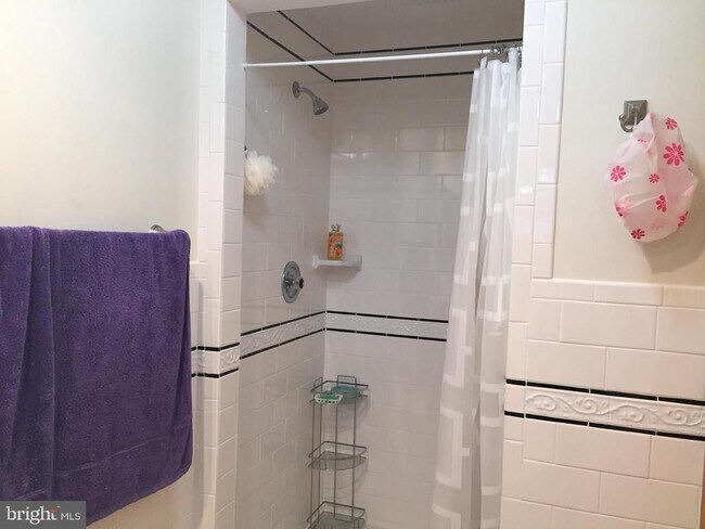 Photo - 708 Conestoga Rd