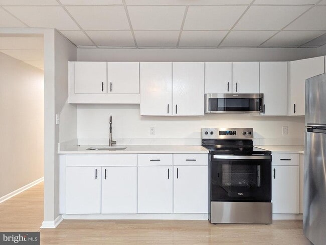 Photo - 110 N Main St