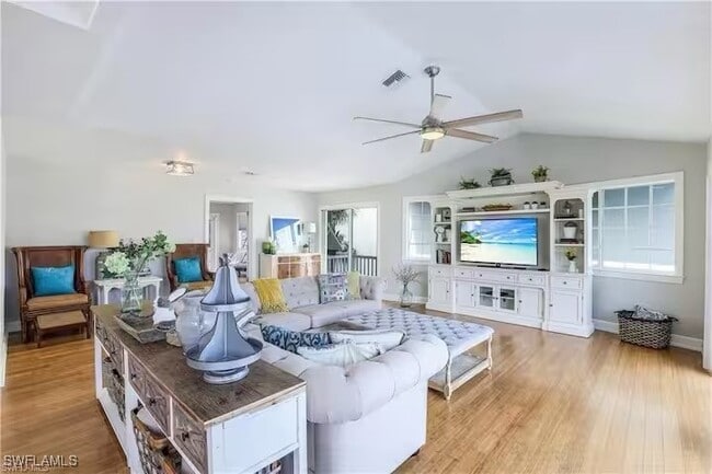 Photo - 437 Tradewinds Ave