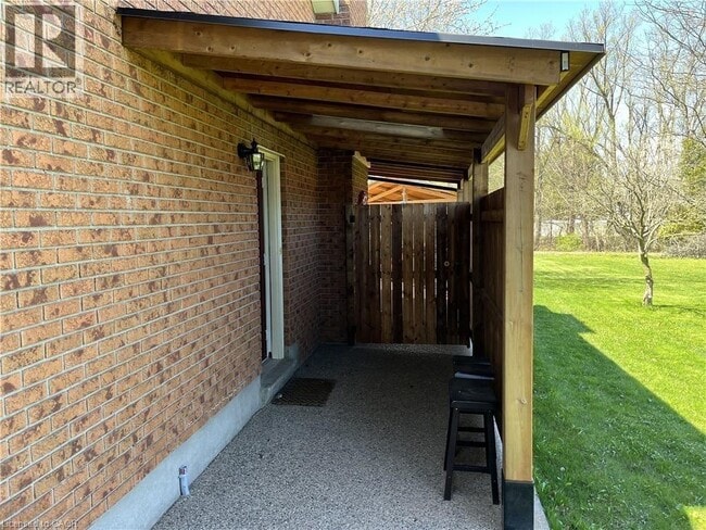 Photo - 461 S Pelham Rd