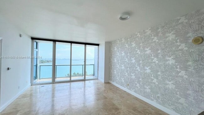 Photo - 601 NE 36th St Unidad 1111