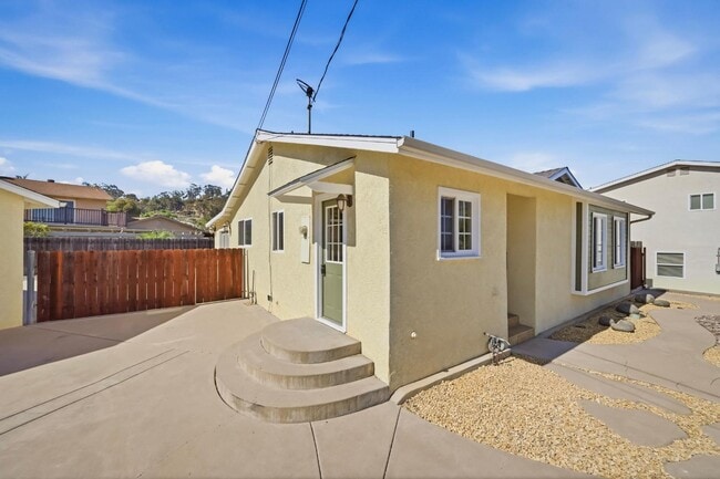 1677 Sandos St
