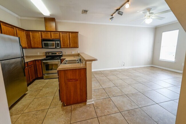 Photo - 2400 Fred Smith Rd Unit 204