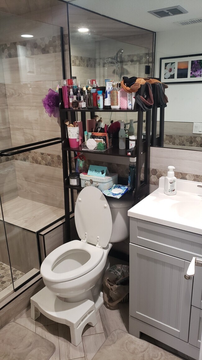 Bathroom - 1723 Gulf Rd Unit 103