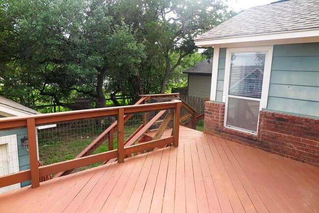 Building Photo - 8826 Fernbrook