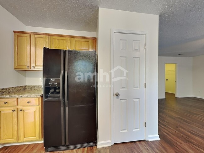 Photo - 139 Julian Pond Ln