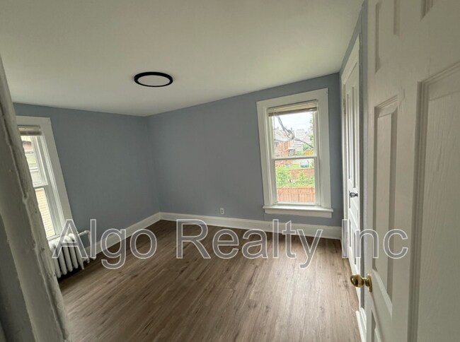 Photo - 359 Maria Ave