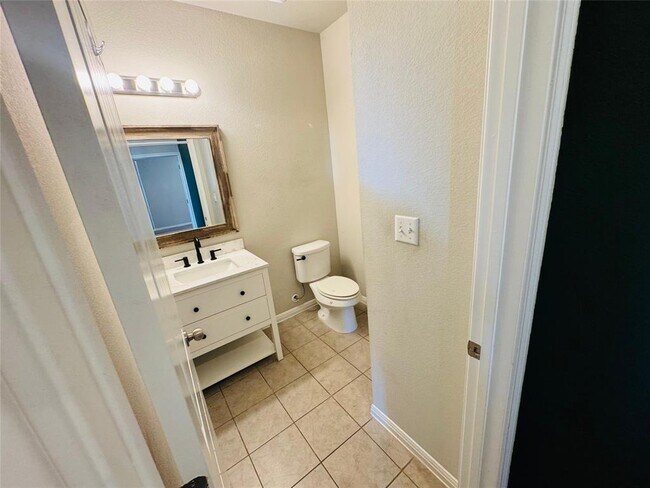 Photo - 718 Nautical Lp