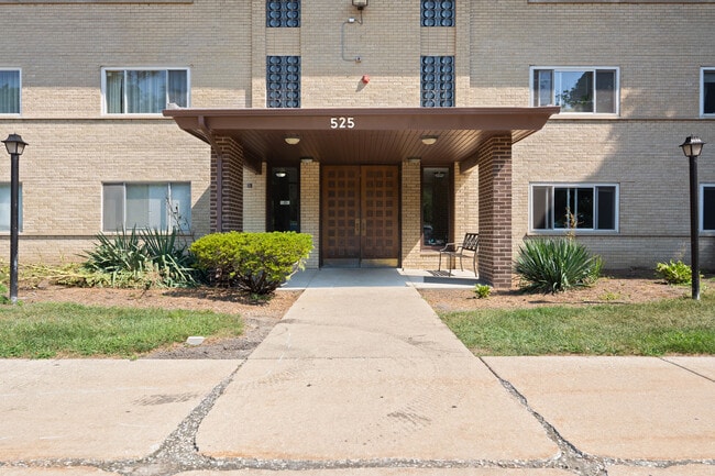 Building Photo - 525 S Cleveland Ave Unit 105 Rental