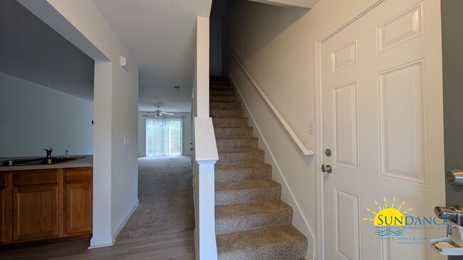 Photo - 102 Duloft St