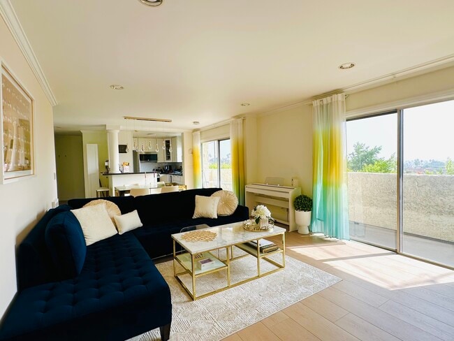 Photo - 8400 De Longpre Ave Unit 100