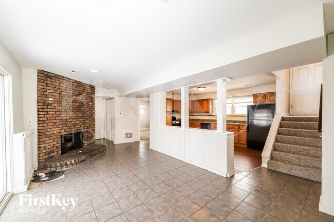 Photo - 752 W Hawley St