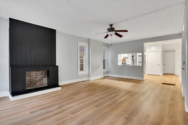 Photo - "Charming 2-Bedroom Retreat on Saratoga Av... Unit 1N