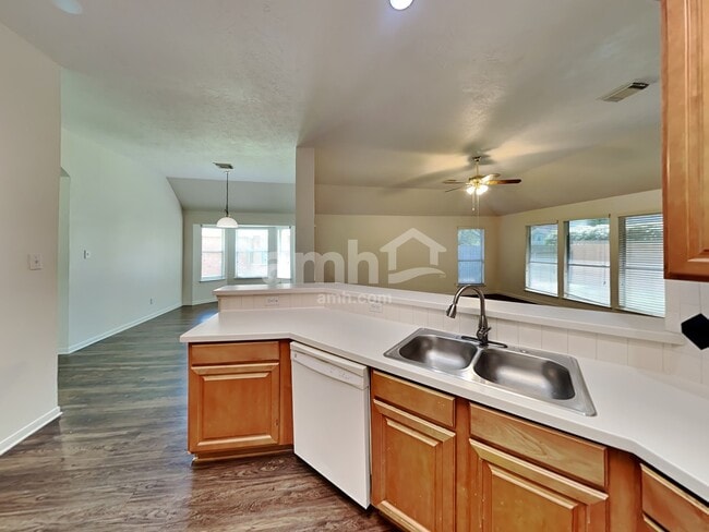 Photo - 802 Cherry Blossom Dr