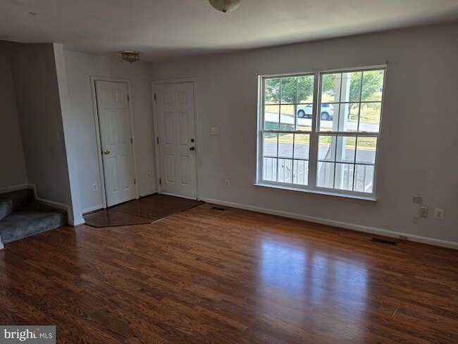 Photo - 404 Pendleton Ln