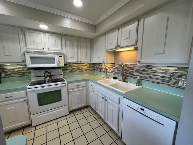 Photo - 995 La Guna Dr Unit #305