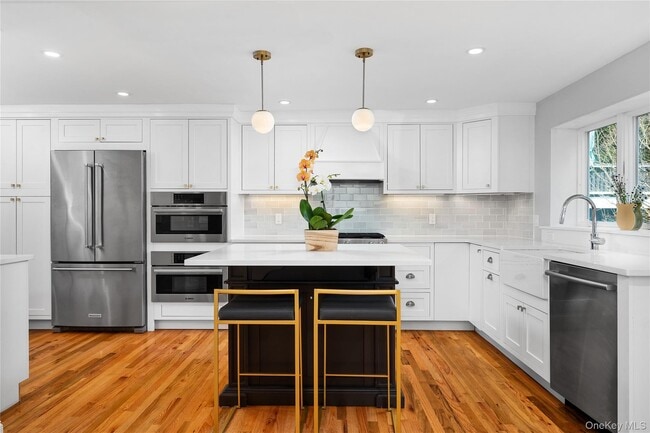 Photo - 1001 Shore Acres Dr