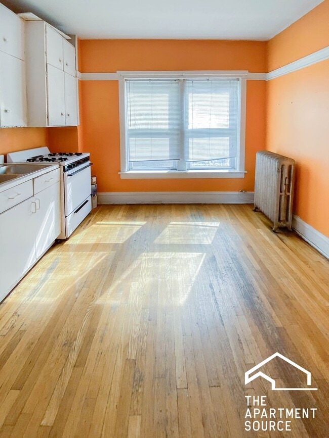 Building Photo - 5131 N Wolcott Ave Unit 3