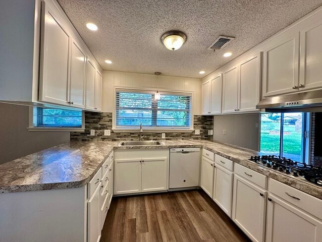 Photo - 3710 Hillside Dr