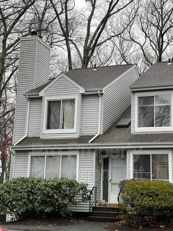 Photo - 20 E Pembroke Rd House