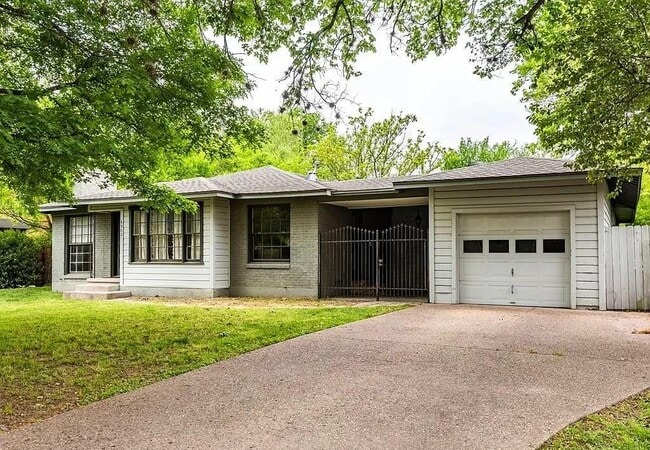 Building Photo - 4902 Valley Oak Dr Rental