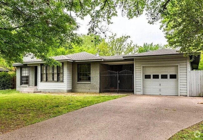 Building Photo - 4902 Valley Oak Dr Rental