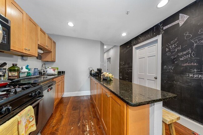 Photo - Great 4 bed 2 bath in Mission Hill... SEPT 1ST MOVE