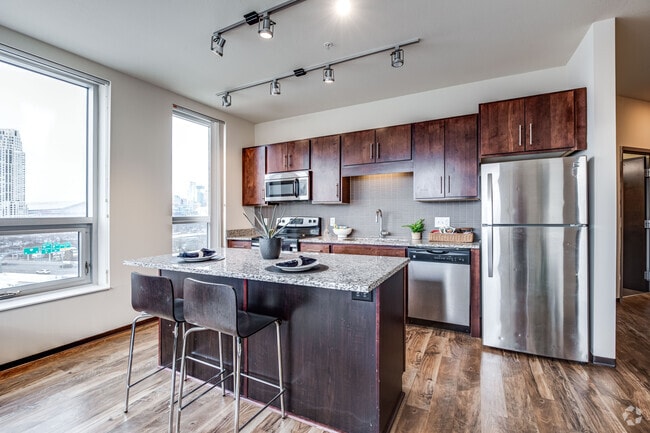 2BR, 2BA - 954SF