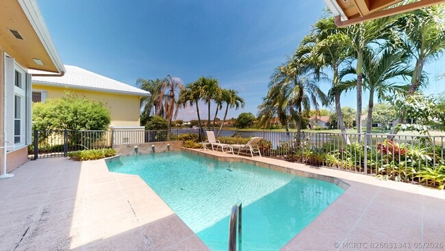 Photo - 71 Cayman Pl