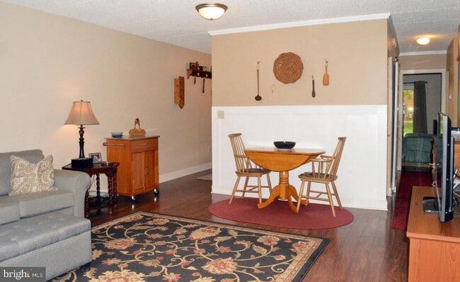 Building Photo - 750 E Marshall St Unit 404 Rental