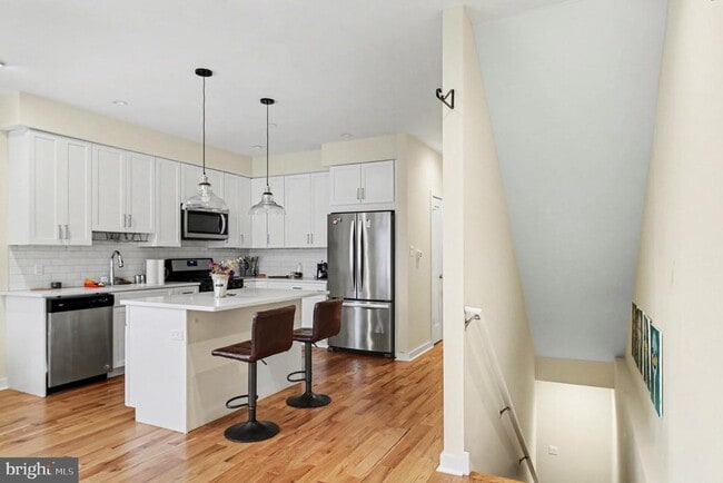 Photo - 7038 Pipers Glen Wy