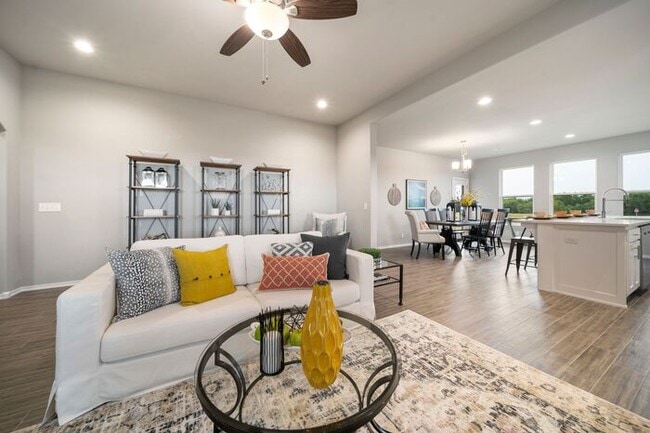 Photo - Gorgeous 3/2.5/2 Bonus Office!