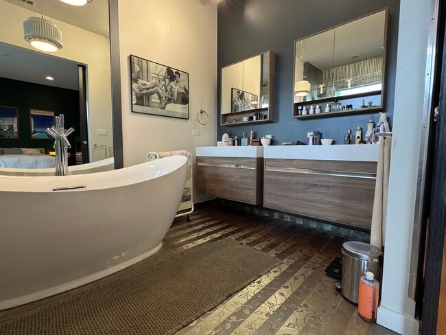 Photo - 839 N California Ave Unit 3