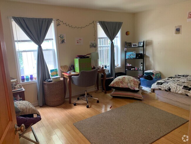 Building Photo - 1526 N 17th St Unit 1 Rental