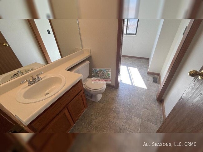 Photo - 750 Rundle Ct