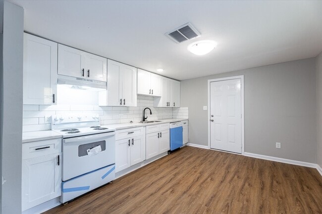 Photo - 1505 Brazos St