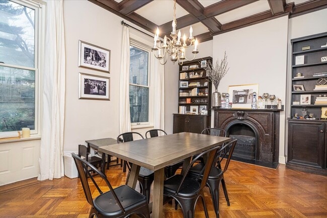 Photo - 829-831 Hudson St Unit 2