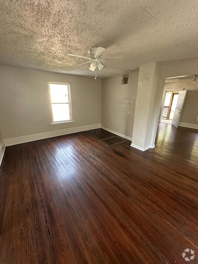 Building Photo - 1210 Tazewell Ave SE Rental