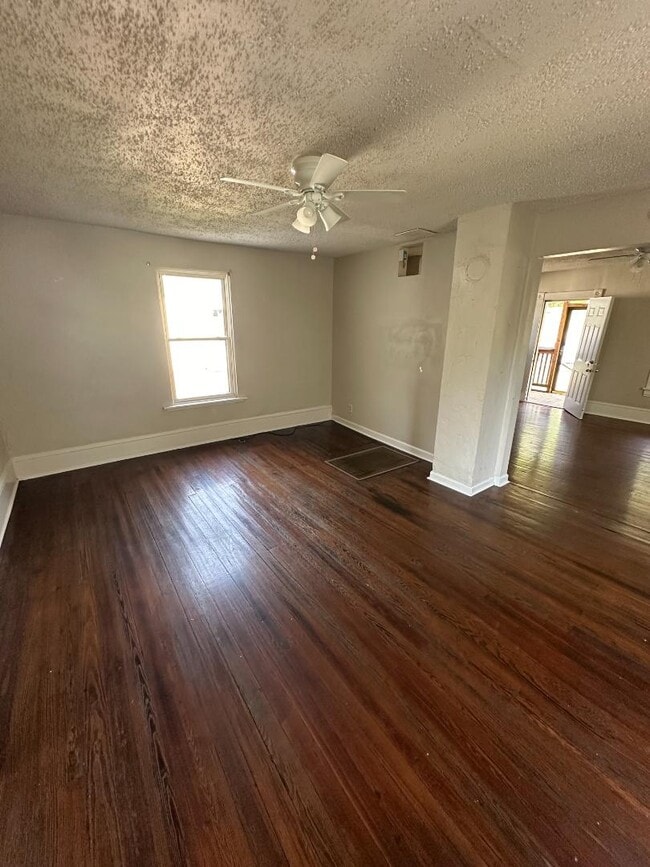 Photo - 1210 Tazewell Ave SE House