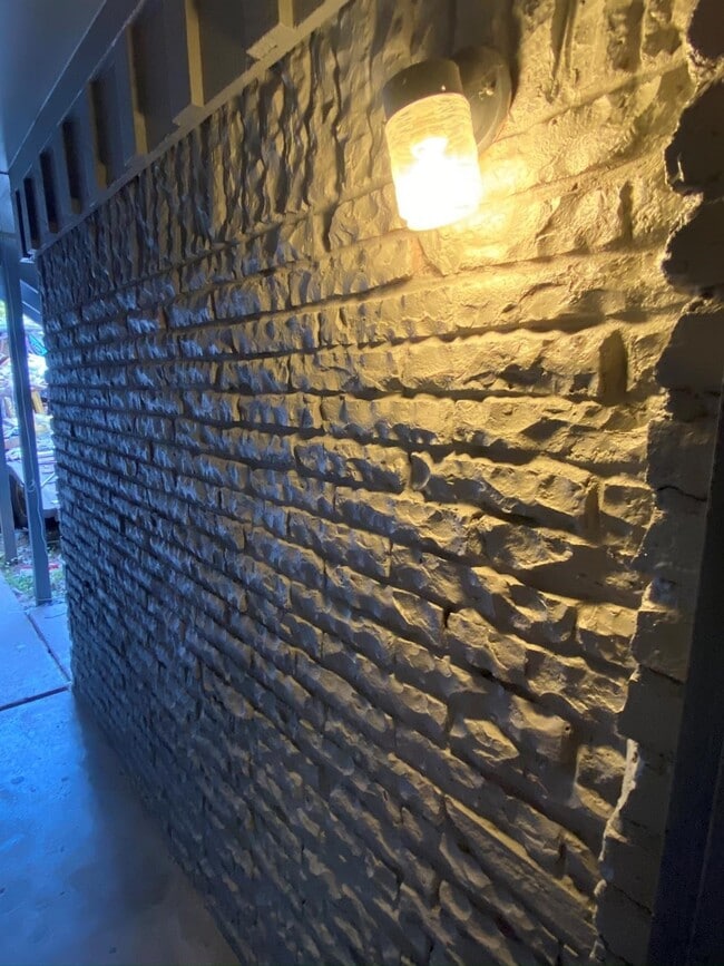 Photo - 2518 Lidstone St