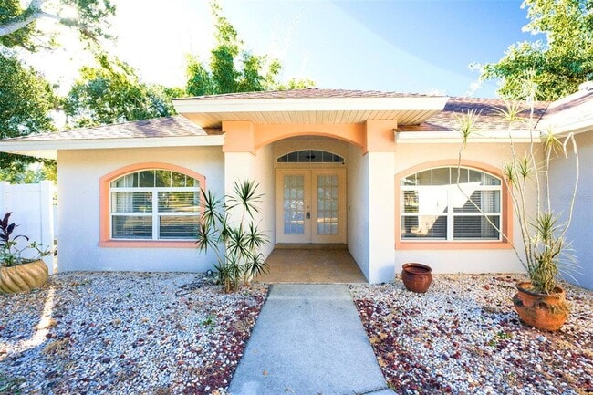 Building Photo - 285 Marquette Rd