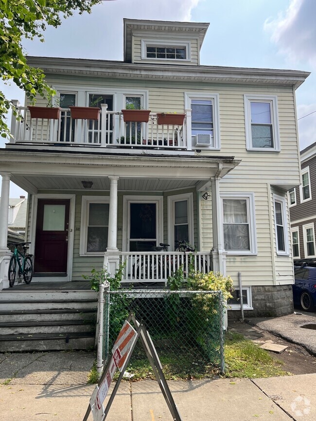Building Photo - 54 Bristol Rd Unit 1 Rental