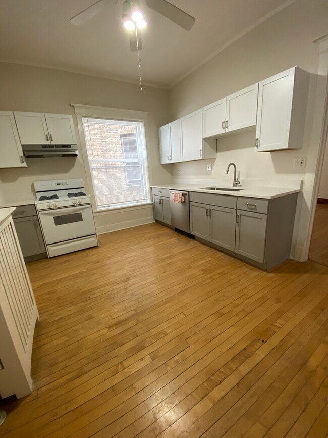 Photo - 5427 N Wayne Ave Unidad 1st Floor